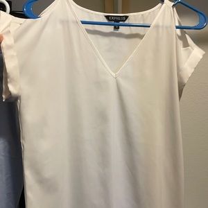 Express key hole sleeve SS top.